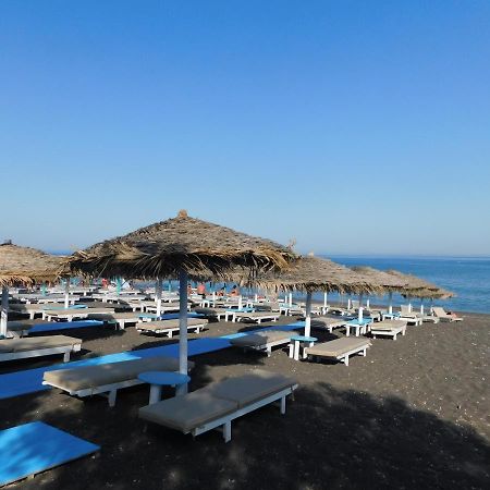 One And Only Beachfront Rooms Περίσσα Εξωτερικό φωτογραφία
