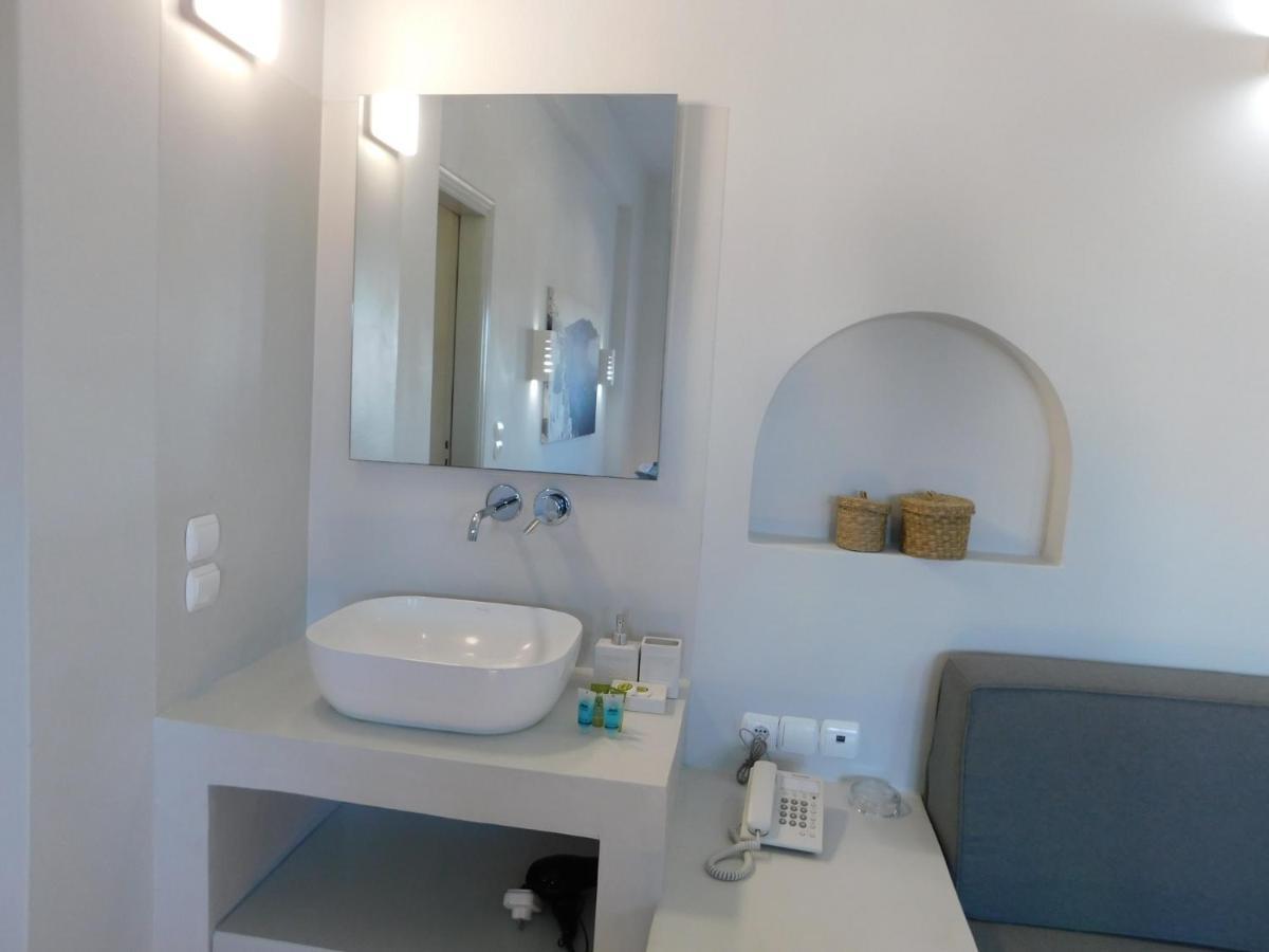 One And Only Beachfront Rooms Περίσσα Εξωτερικό φωτογραφία