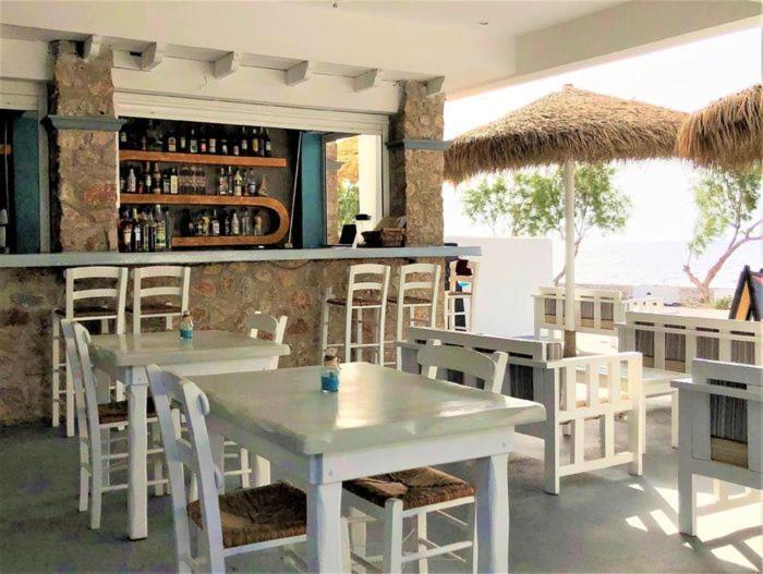 One And Only Beachfront Rooms Περίσσα Εξωτερικό φωτογραφία